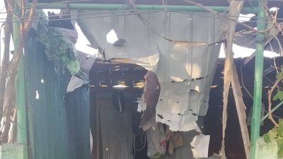 Війська РФ з "Урагану" вдарили по селу Криворіжжя, одна людина поранена Війська РФ з "Урагану" вдарили по селу Криворіжжя, одна людина поранена