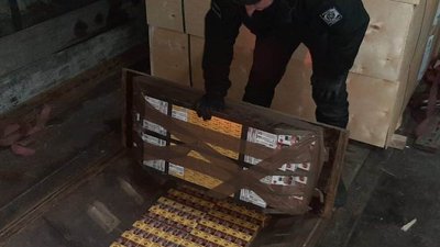 Прикордонники Житомирського загону на кордоні з Білоруссю виявили контрабандні сигарети