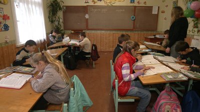 Найстаріше приміщення з 1929 року: на Рівненщині просять нову будівлю для школярів Найстаріше приміщення з 1929 року: на Рівненщині просять нову будівлю для школярів