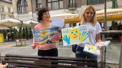 Львівські волонтери передали допомогу бійцям на Схід Львівські волонтери передали допомогу бійцям на Схід