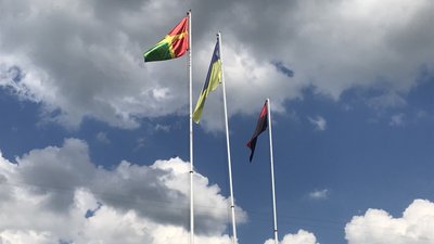 У Романові на Житомирщині урочистості до Дня Конституції провели у бомбосховищі У Романові на Житомирщині урочистості до Дня Конституції провели у бомбосховищі