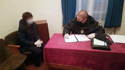 У Срібнянському районі заступниця голови виборчої комісії проголосувала за іншого виборця