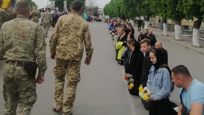 На Тернопільщині попрощалися з бійцем Сергієм Степанюком На Тернопільщині попрощалися з бійцем Сергієм Степанюком
