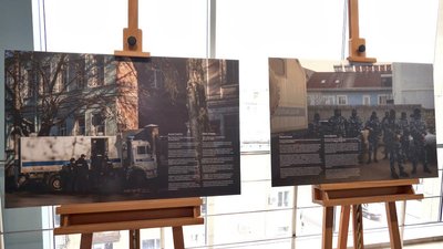 У Луцьку презентували фотовиставку "Історії з окупованого Криму" У Луцьку презентували фотовиставку "Історії з окупованого Криму"