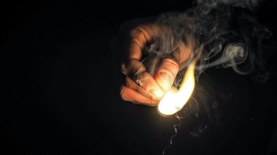 У Чернігові затримали чоловіка за підозрою в тому, що він підпалив свою співмешканку