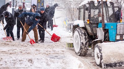 Негода, сніг, Івано-Франківськ, люди