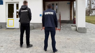 Правоохоронці проводять обшуки в лікарні
