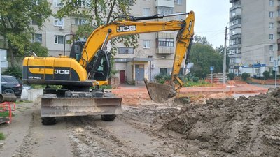 Реконструкція тепломережі на мікрорайоні у Луцьку, яка мала закінчитися у вересні — затягнулась Реконструкція тепломережі на мікрорайоні у Луцьку, яка мала закінчитися у вересні — затягнулась