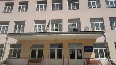 На Закарпатті у школі-інтернаті зафіксували 6 людей хворих на COVID-19