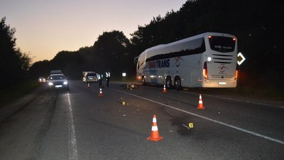 На Львівщині зіткнулися авто та мотоцикл: мотоцикліст у реанімації