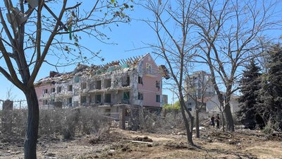 Ракетний удар по житловому будинку та базах відпочинку на Одещині: кількість загиблих зросла Ракетний удар по житловому будинку та базах відпочинку на Одещині: кількість загиблих зросла