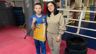 Коростишів, спорт, кікбогсинг, аукціон, ЗСУ, допомога, чемпіон, спортсмен