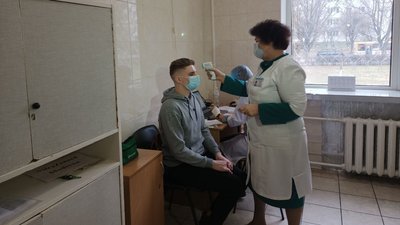 Після новорічних вихідних у Луцьку запрацювали центри вакцинації проти COVID-19 Після новорічних вихідних у Луцьку запрацювали центри вакцинації проти COVID-19