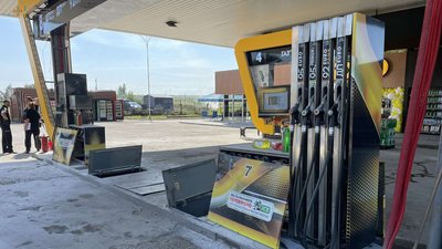 На Закарпатті стався вибух на АЗС: двоє людей отримали травми