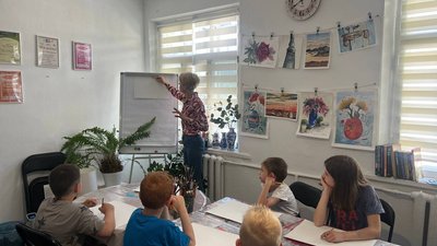 Вінничанка проводить майстер-класи, щоб зібрати гроші на лікування
