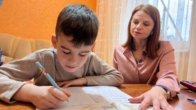 Семирічного хлопчика з Маріуполя виховує патронатна сім'я на Волині Семирічного хлопчика з Маріуполя виховує патронатна сім'я на Волині