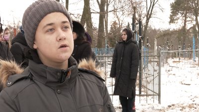 День пам’яті героїв Крут: жителі села на Черкащині доглядають за могилами невідомих крутян День пам’яті героїв Крут: жителі села на Черкащині доглядають за могилами невідомих крутян