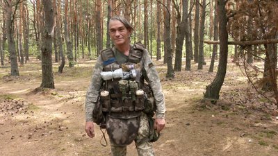 Боєць із позивним "Вайс": волинянин восьмий рік боронить Україну Боєць із позивним "Вайс": волинянин восьмий рік боронить Україну