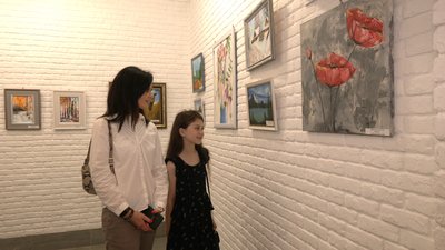 "Картини маслом": у Рівному відкрили виставку робіт юних художників