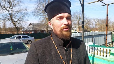Отець Миколай зізнається, що за 10 років волонтерства родина відправила військовим десятки тонн домашніх страв, квітень-2024 Отець Миколай зізнається, що за 10 років волонтерства родина відправила військовим десятки тонн домашніх страв, квітень-2024