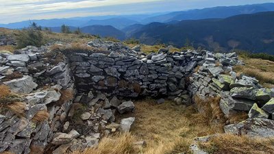 Прикарпатські рятувальники долучилися до пошуку грибника, який загубився у горах на Закарпатті Прикарпатські рятувальники долучилися до пошуку грибника, який загубився у горах на Закарпатті