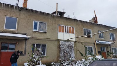 Досі не отримали ніякої допомоги: на Лебединщині люди 8 місяців в очікуванні ремонту пошкодженого вибухом житла