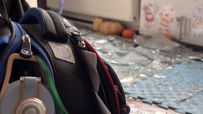 Пошкоджений від удару РФ клас приватного ліцею в Основ'янському районі Харкова
