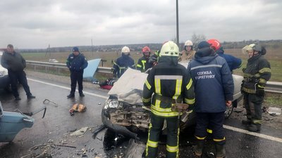 ДТП на Дніпропетровщині: загинуло дві людини, одна травмована ДТП на Дніпропетровщині: загинуло дві людини, одна травмована