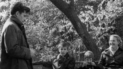Григір Тютюнник з родиною Григір Тютюнник з родиною