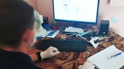 "Закликав до зміни конституційного ладу". СБУ на Сумщині підозрює чоловіка в інтернет-пропаганді "Закликав до зміни конституційного ладу". СБУ на Сумщині підозрює чоловіка в інтернет-пропаганді