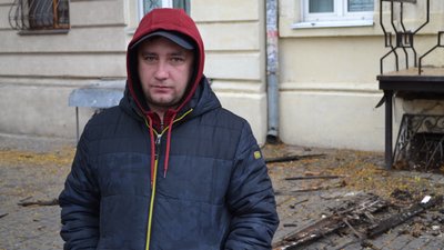 "Встиг відійти, це мене врятувало". У центрі Одеси обвалилася карниз будинку "Встиг відійти, це мене врятувало". У центрі Одеси обвалилася карниз будинку