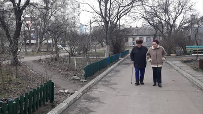 Він її називає “Жанночка”, а вона його “Віталя”. Історія кохання тривалістю 60 років