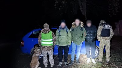 Затримання чоловіків та їхнього перевізника прикордонниками