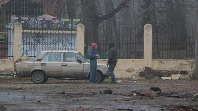 У парку імені Шевченка в Чернівцях демонтують огорожу колишньої "клітки": планують облаштувати скейтпарк У парку імені Шевченка в Чернівцях демонтують огорожу колишньої "клітки": планують облаштувати скейтпарк