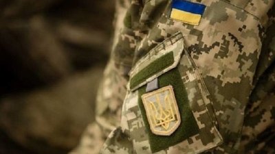 На Херсонщині цивільні особи побили військового до смерті