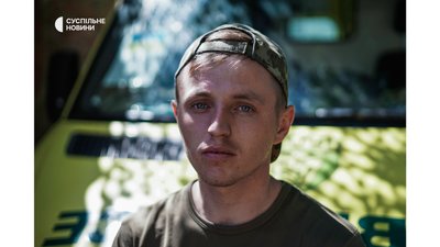"Медикам нити не можна. В окопах ще гірше" — історії лікарів Донбасу