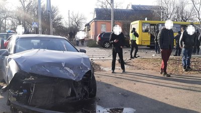 ДТП з маршруткою у Черкасах: є травмовані ДТП з маршруткою у Черкасах: є травмовані
