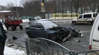 Потрійна ДТП у Харкові: травмувалися водії Потрійна ДТП у Харкові: травмувалися водії