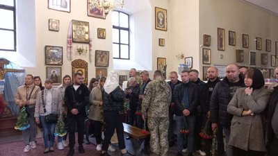 У Полтаві попрощалися з Іваном Банком, який загинув на війні У Полтаві попрощалися з Іваном Банком, який загинув на війні