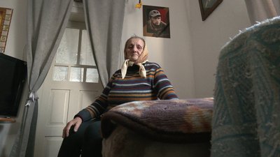 Бабуся Да Вінчі розповіла про дитинство Героя України Бабуся Да Вінчі розповіла про дитинство Героя України