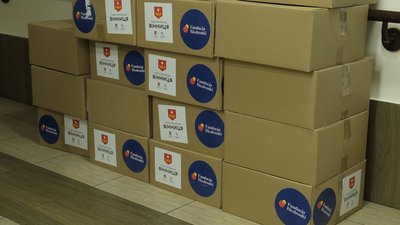 Продукти, засоби гігієни та побутова хімія: у Вінниці переселенці отримують допомогу у ГО "Гармонія"