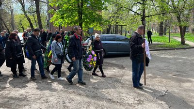 "Хотілось жити дивлячись на його роботи". У Кривому Розі попрощалися з художником Анатолієм Зубенком "Хотілось жити дивлячись на його роботи". У Кривому Розі попрощалися з художником Анатолієм Зубенком