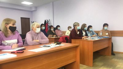 Патронаж новонароджених. На Донеччині навчають медсестер, які відвідуватимуть сім’ї з дітьми Патронаж новонароджених. На Донеччині навчають медсестер, які відвідуватимуть сім’ї з дітьми
