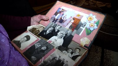 Подружжя Новарчуків із Житомирщини: 60 років разом, головне у сім'ї – повага Подружжя Новарчуків із Житомирщини: 60 років разом, головне у сім'ї – повага