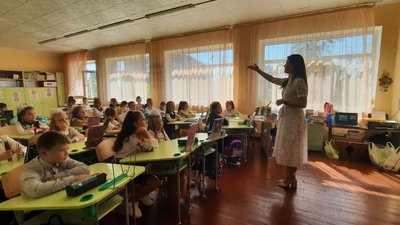 "Замість квітів – життя дітям". Кропивницька школа №16 долучилась до благодійної акції