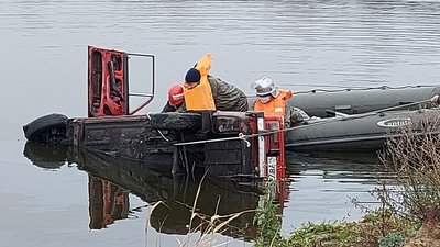 У Кропивницькому районі автівка впала у ставок, водій загинув