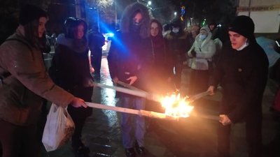 У Житомирі відбулася смолоскипна хода до 113-річчя Степана Бандери У Житомирі відбулася смолоскипна хода до 113-річчя Степана Бандери