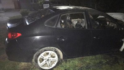 На Рівненщині поліція розслідує підпал авто На Рівненщині поліція розслідує підпал авто