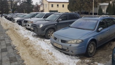 11 спецмашин прибирали понад 70 вулиць Ужгорода від снігу 11 спецмашин прибирали понад 70 вулиць Ужгорода від снігу