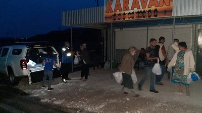 Біля КПВВ "Новотроїцьке" знову ночували люди